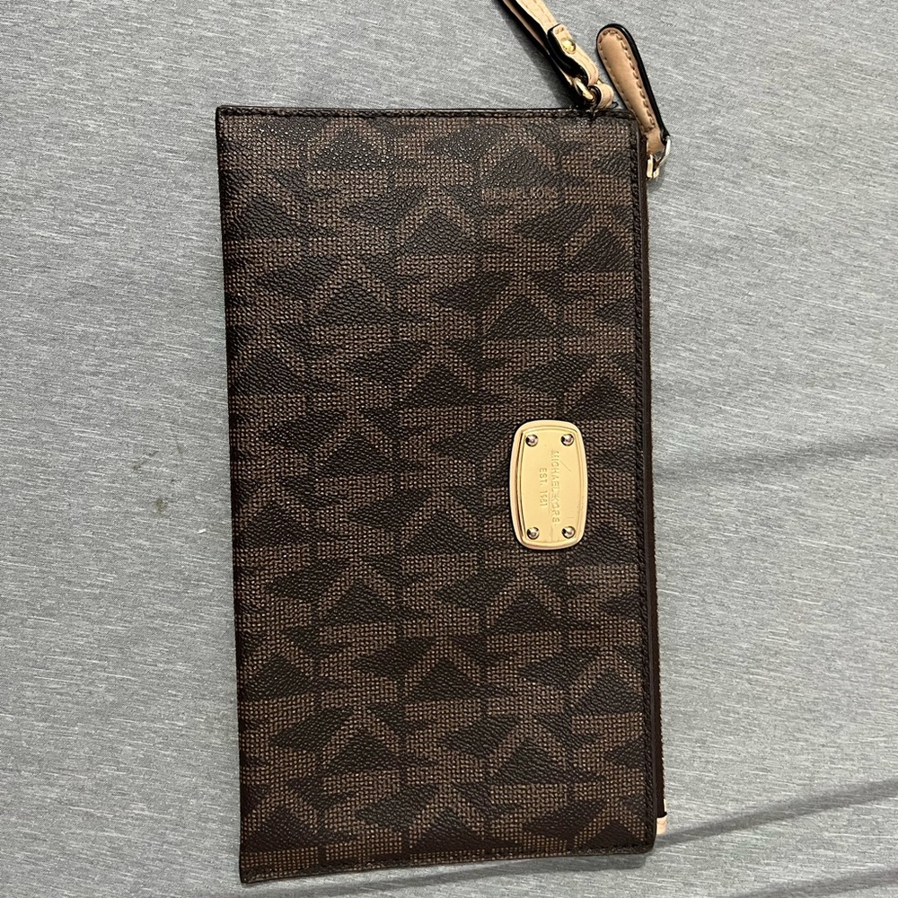 MK wristlet